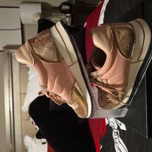 Stylish Women's Sneakers in Pink and Gold